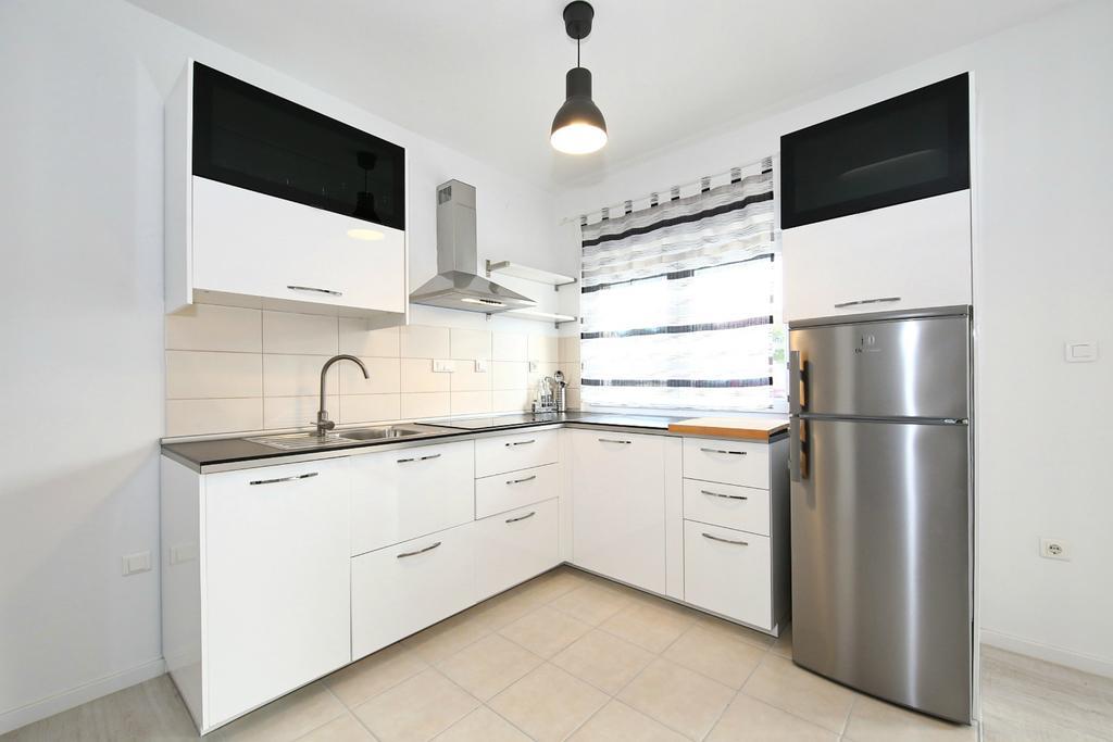 Apartments Matkovic Sveti Filip i Jakov Exteriör bild