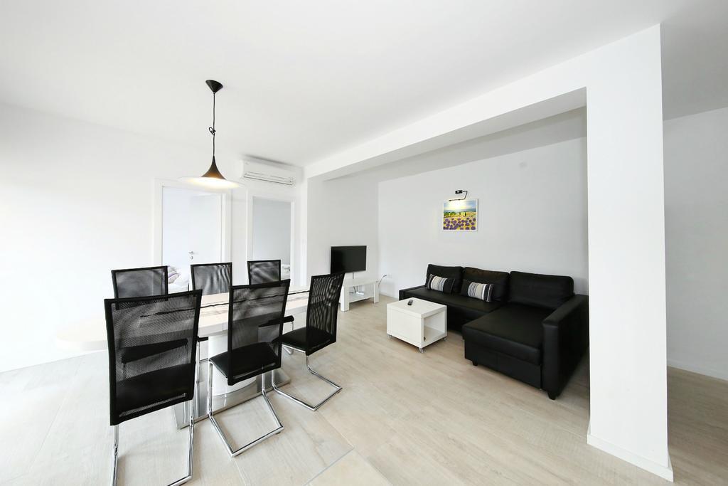 Apartments Matkovic Sveti Filip i Jakov Exteriör bild