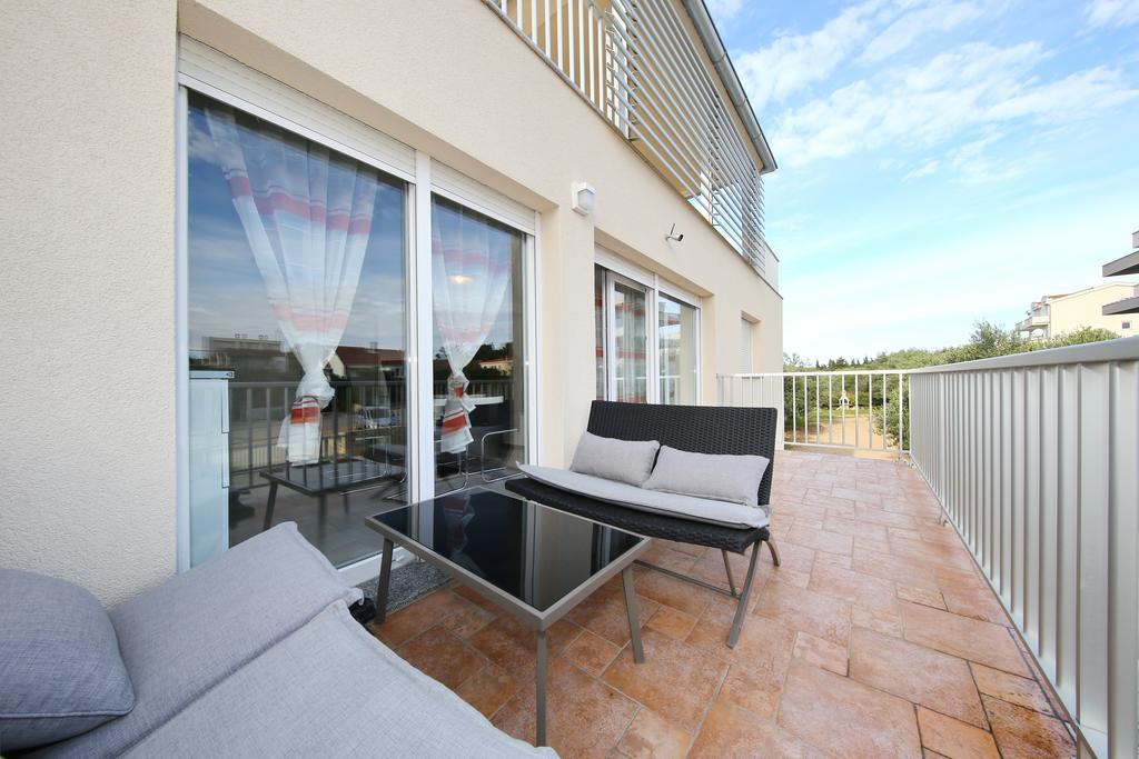 Apartments Matkovic Sveti Filip i Jakov Exteriör bild