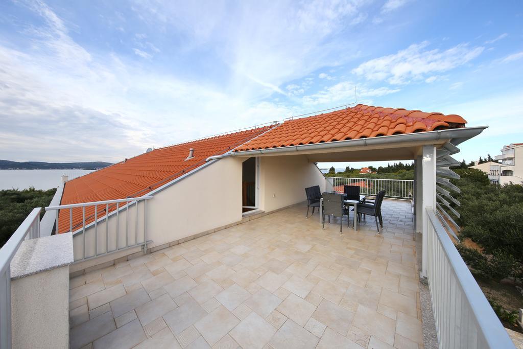 Apartments Matkovic Sveti Filip i Jakov Exteriör bild