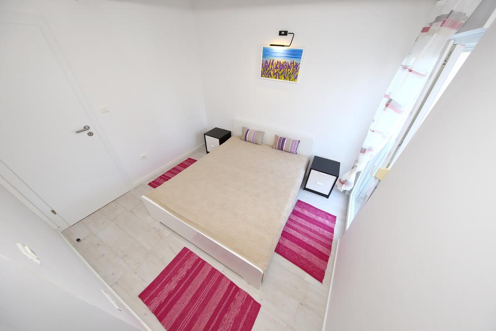 Apartments Matkovic Sveti Filip i Jakov Exteriör bild
