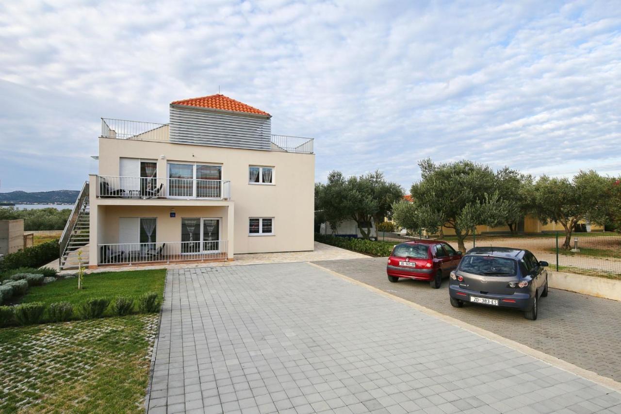 Apartments Matkovic Sveti Filip i Jakov Exteriör bild